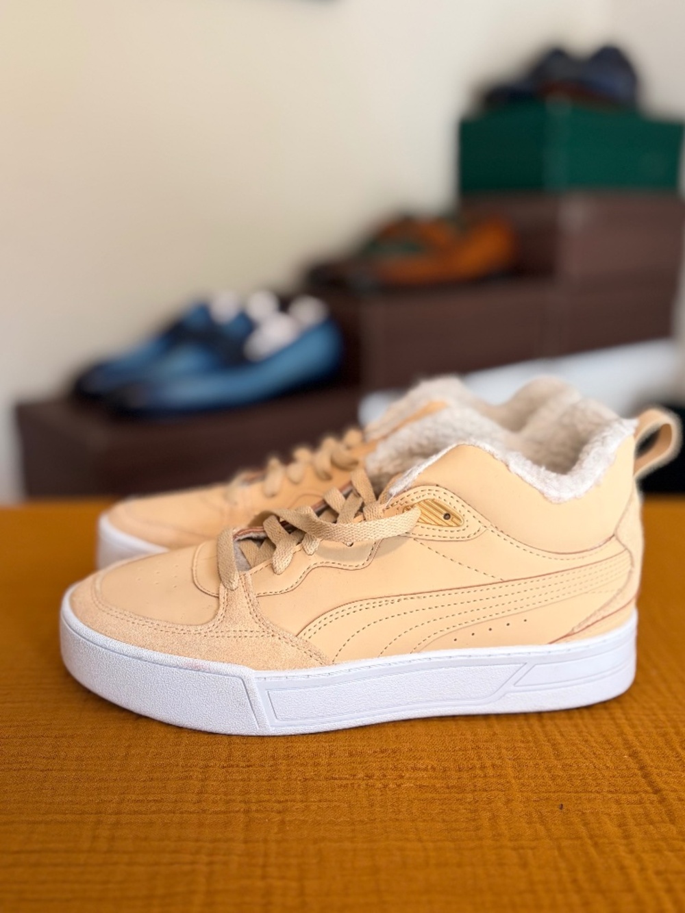 *pre-loved* Puma Skye Demi Teddy Sneakers